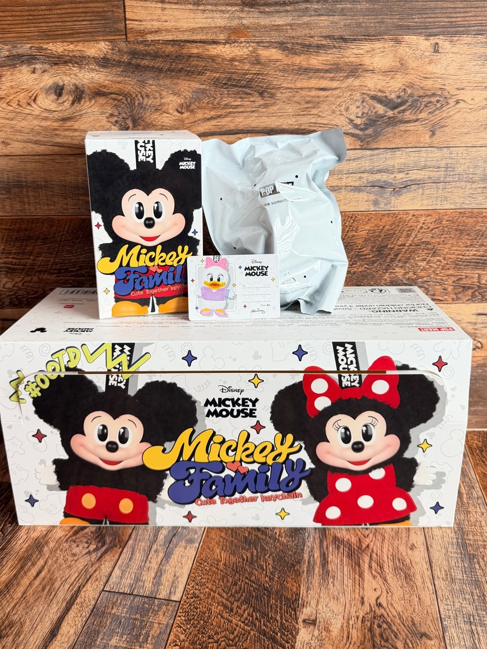 Disney x POP MART, Daisy Duck Keychain